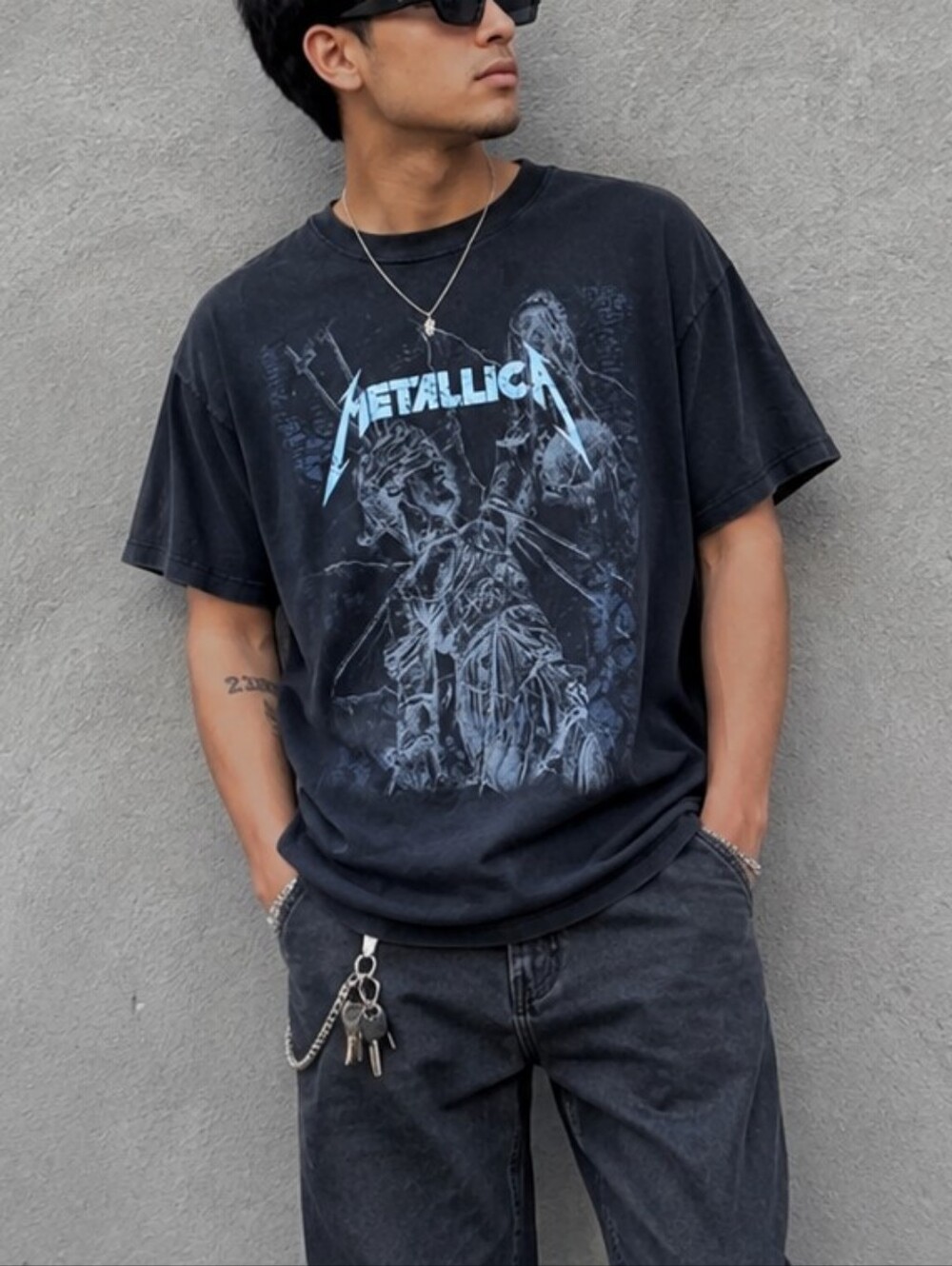 Metallica Men’s XL Graphic Band T-Shirt 2023 Distressed Rock Tee